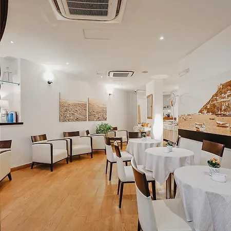 Bi Hotel 3*