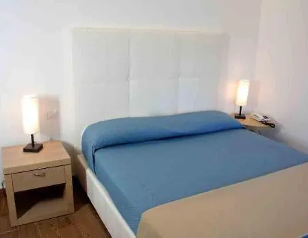 Hotel Bi 3*